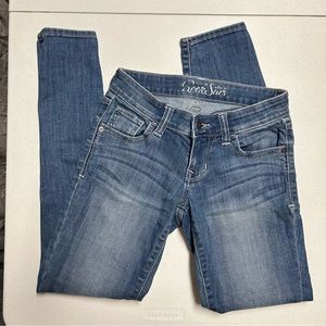 Old Navy rockstar skinny jeans womens size 2 regular.‎